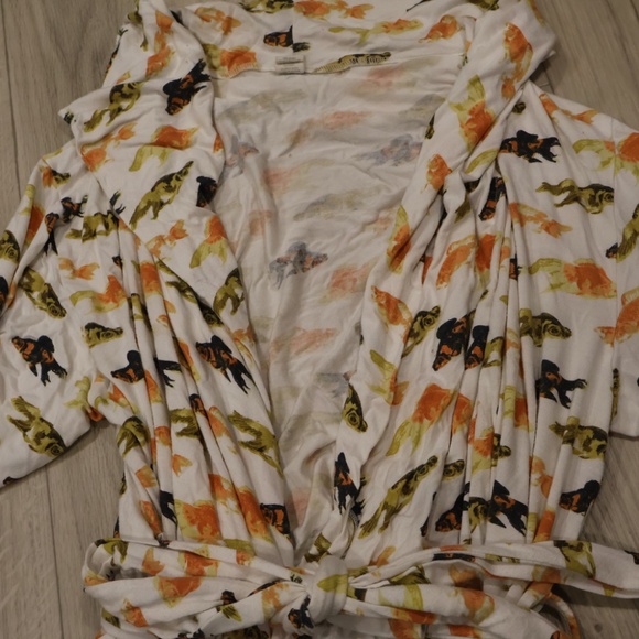 Kate Quinn Fish Robe - Picture 4 of 7